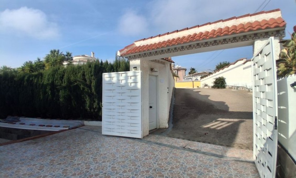 Segunda mano - Villa -
Rojales - Inland