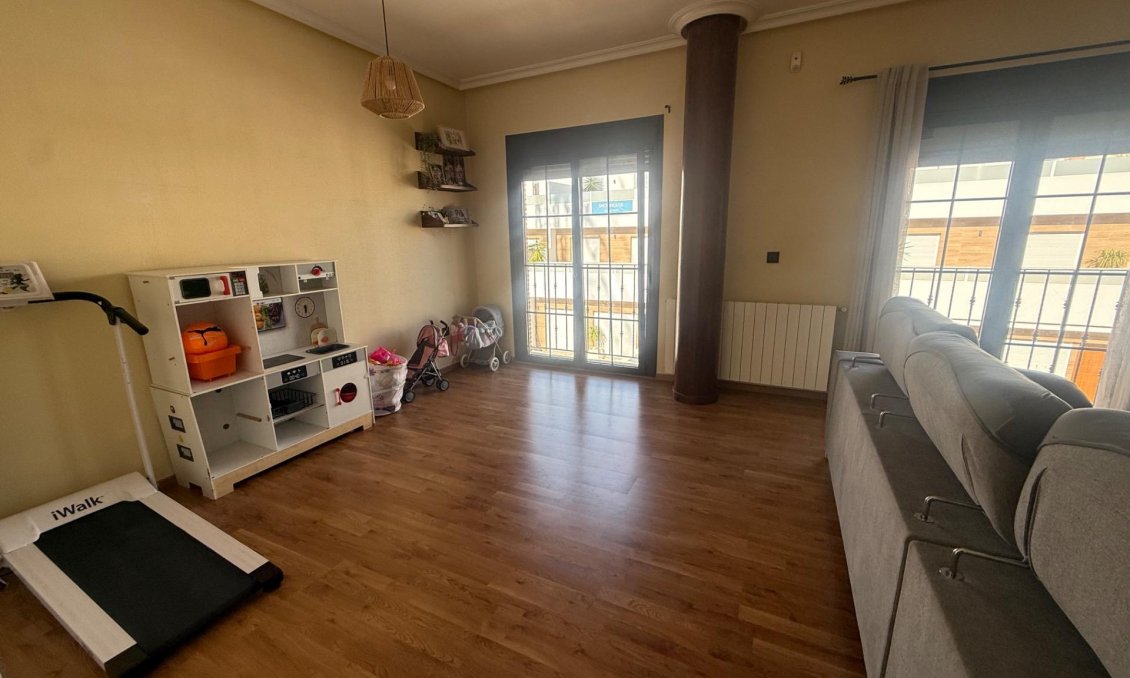 Segunda mano - Town House -
Avileses