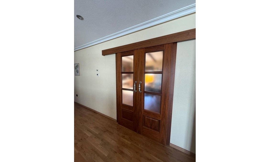 Segunda mano - Town House -
Avileses