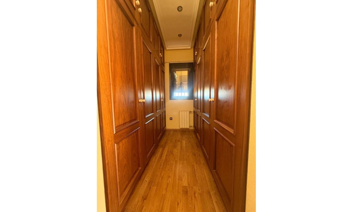 Segunda mano - Town House -
Avileses