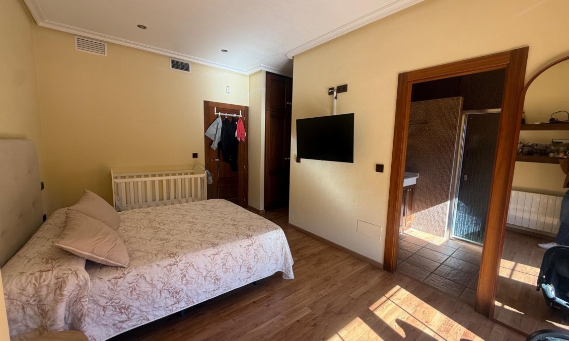 Segunda mano - Town House -
Avileses