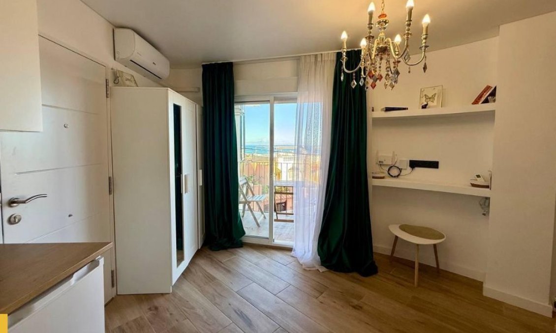 Revente - Appartement -
Torrevieja - La Mata