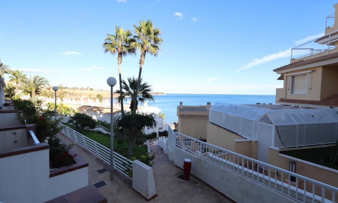 Resale - Bungalow -
Orihuela Costa - Costa Blanca