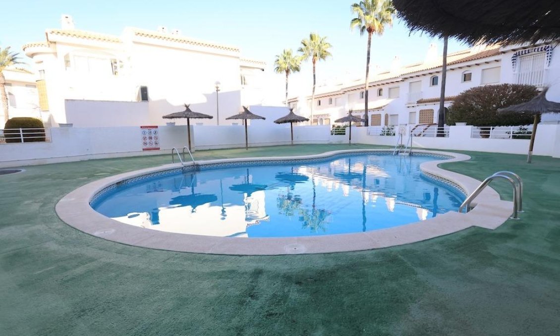 Resale - Bungalow -
Orihuela Costa - Costa Blanca