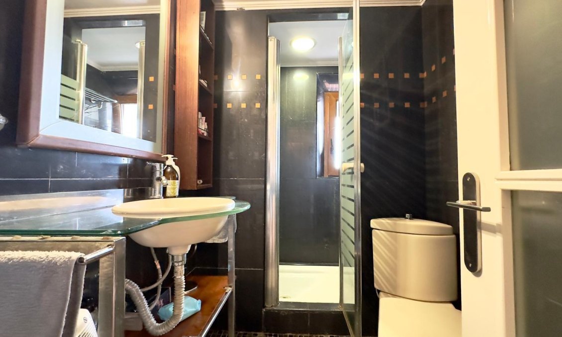 Segunda mano - Apartamento -
Torrevieja - La Veleta