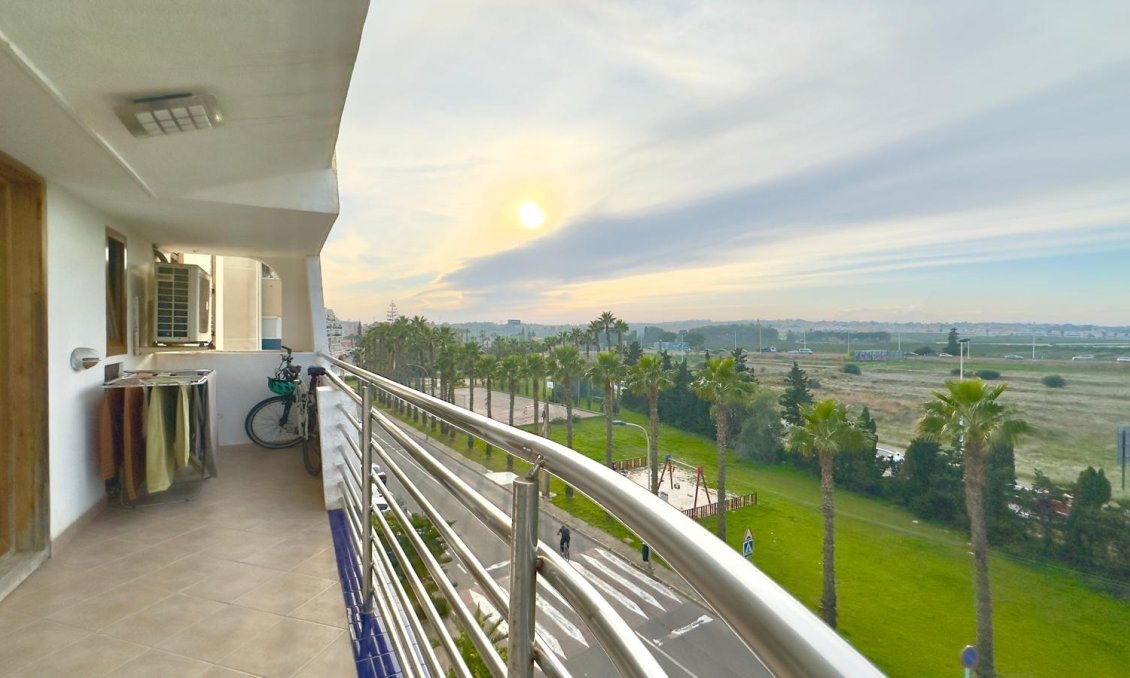 Segunda mano - Apartamento -
Torrevieja - La Veleta