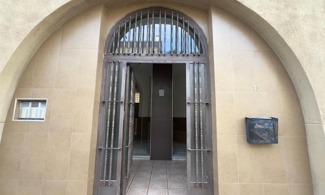 Segunda mano - Apartamento -
Torrevieja - La Veleta