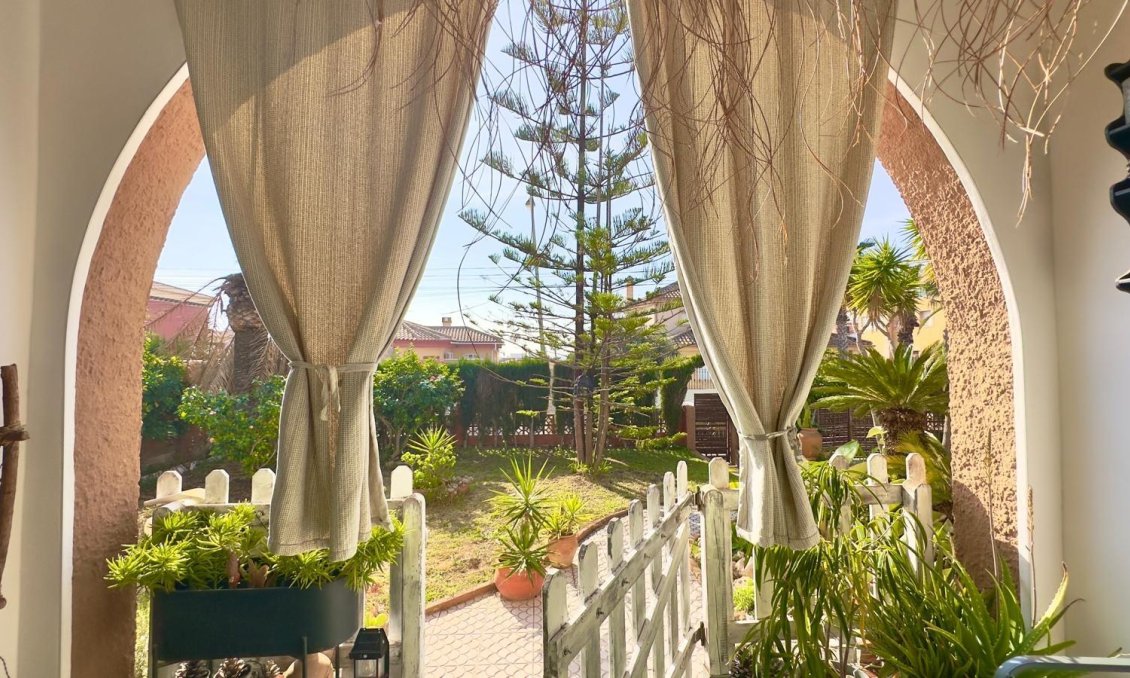 Segunda mano - Villa -
Torrevieja - Torreblanca