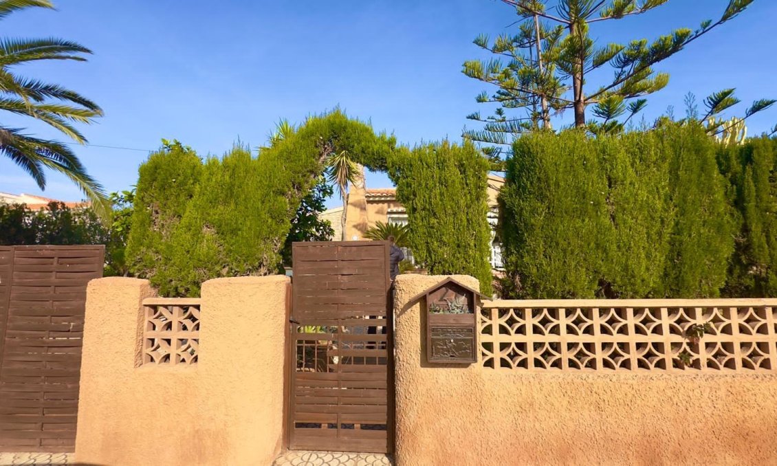 Segunda mano - Villa -
Torrevieja - Torreblanca