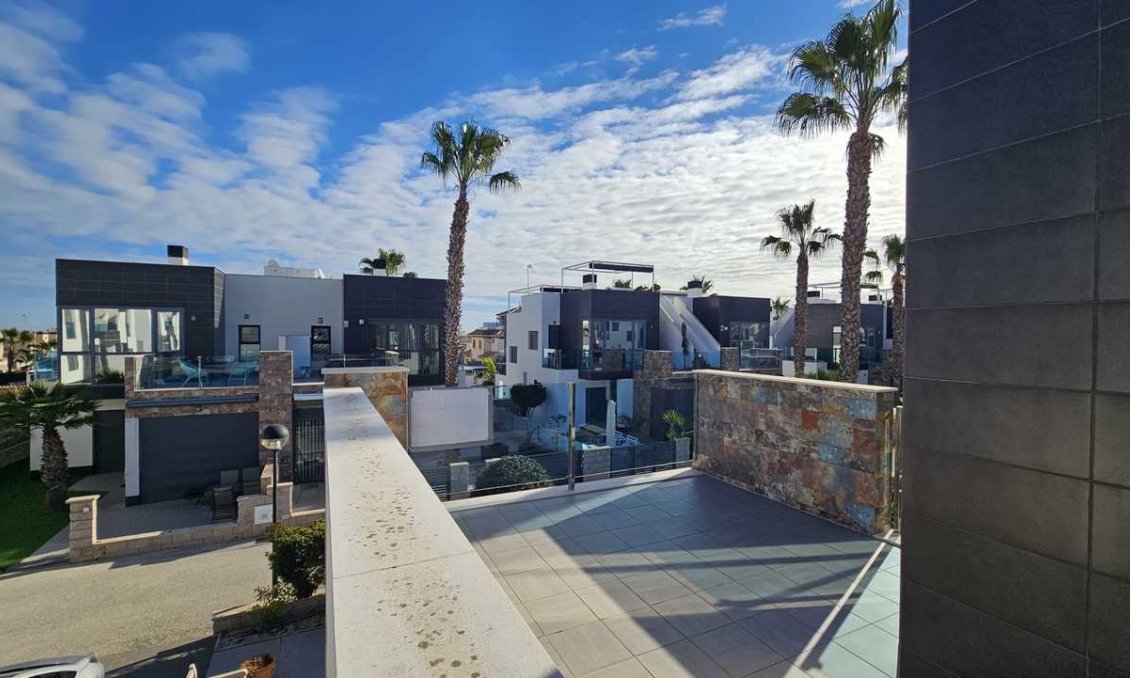 Revente - Villa -
Orihuela Costa - Costa Blanca