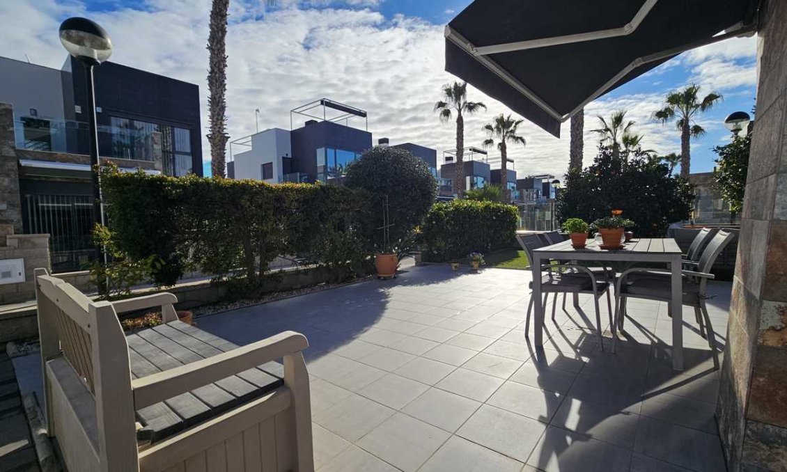 Revente - Villa -
Orihuela Costa - Costa Blanca