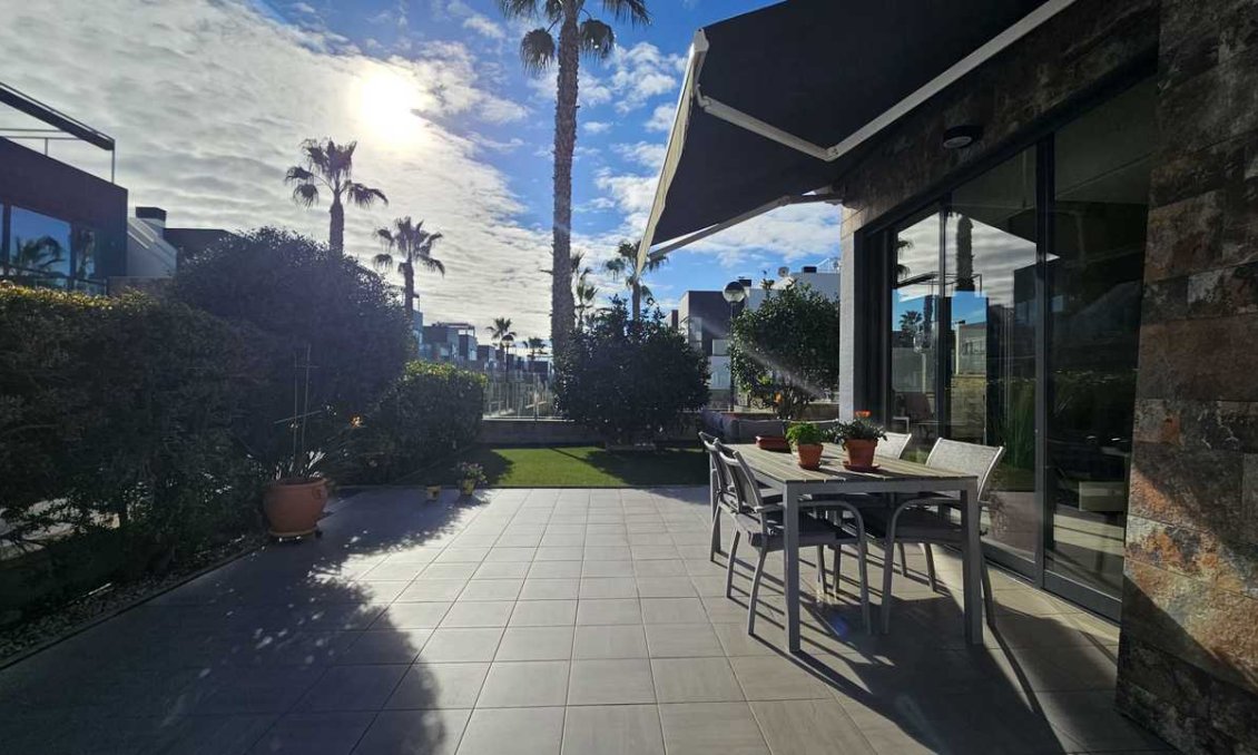 Revente - Villa -
Orihuela Costa - Costa Blanca