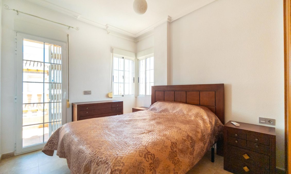 Segunda mano - Villa -
Torrevieja - La Mata