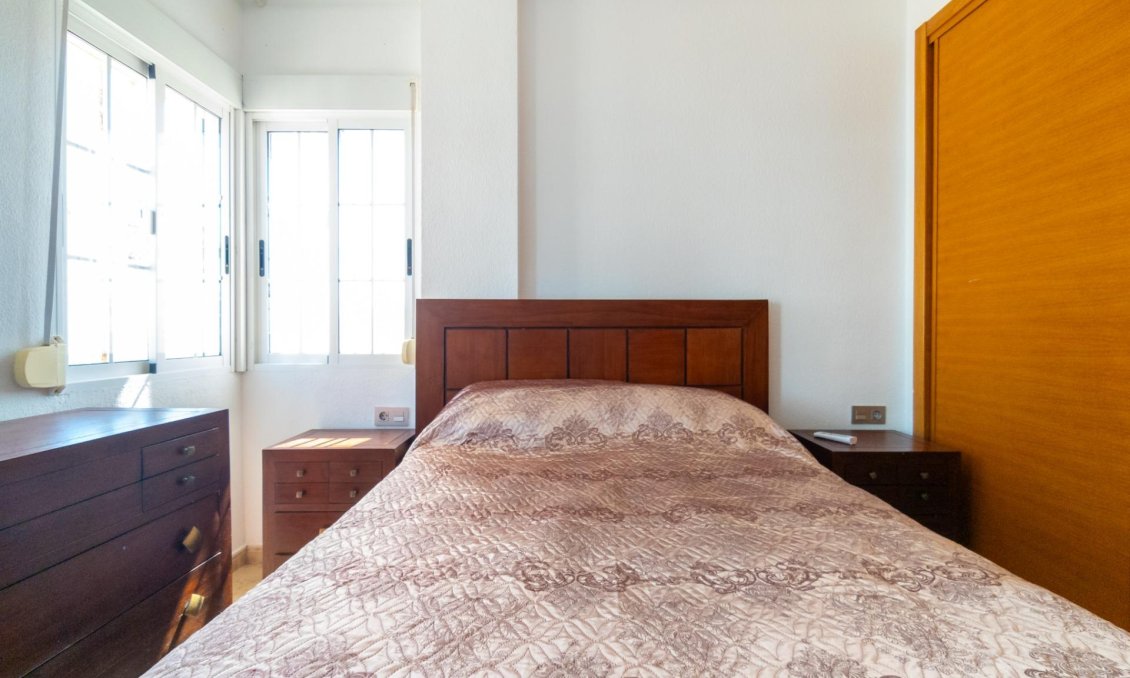 Segunda mano - Villa -
Torrevieja - La Mata