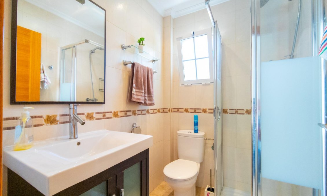 Segunda mano - Villa -
Torrevieja - La Mata