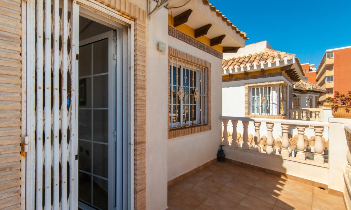 Segunda mano - Villa -
Torrevieja - La Mata