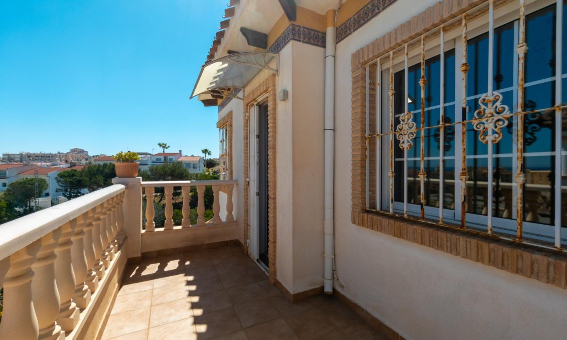 Segunda mano - Villa -
Torrevieja - La Mata