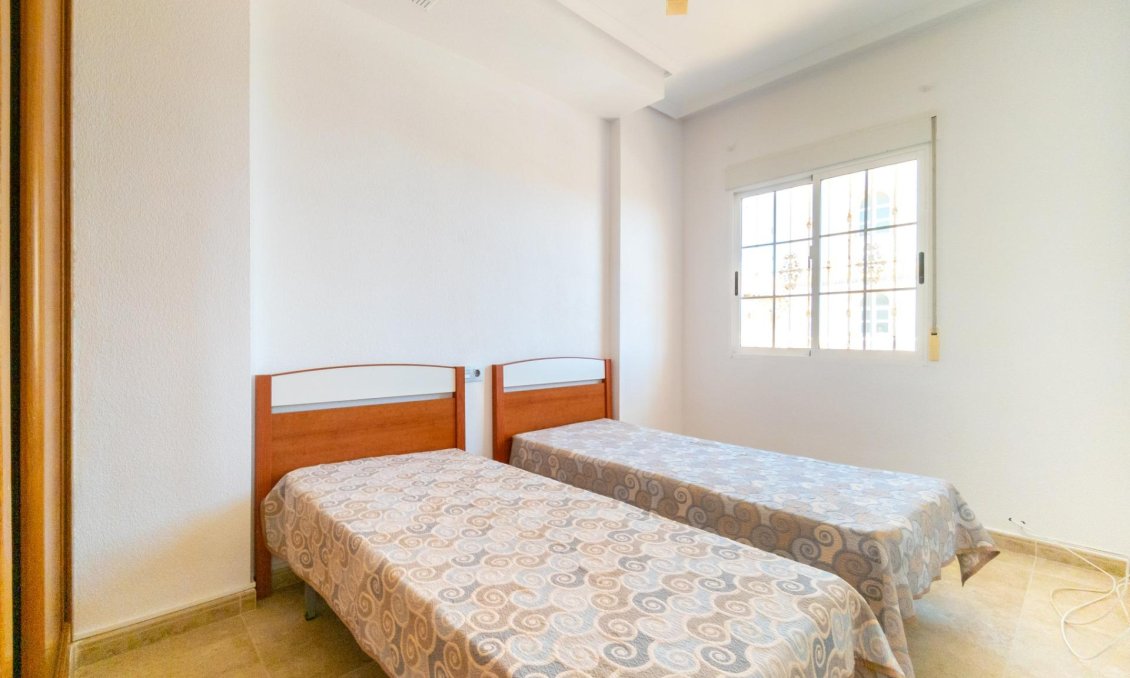 Segunda mano - Villa -
Torrevieja - La Mata