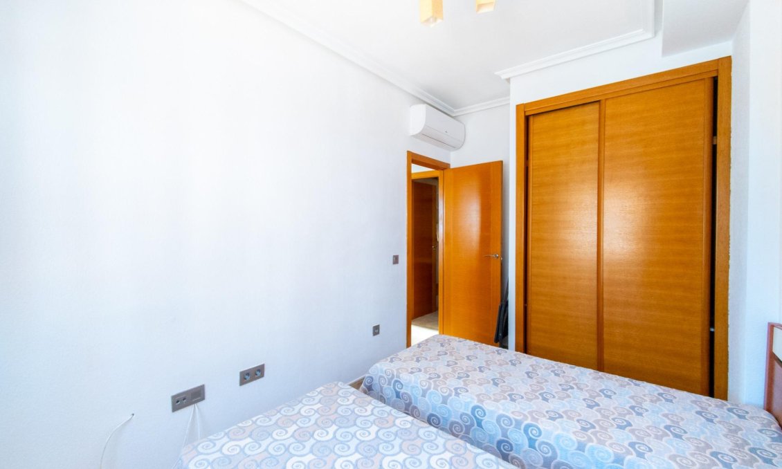 Segunda mano - Villa -
Torrevieja - La Mata