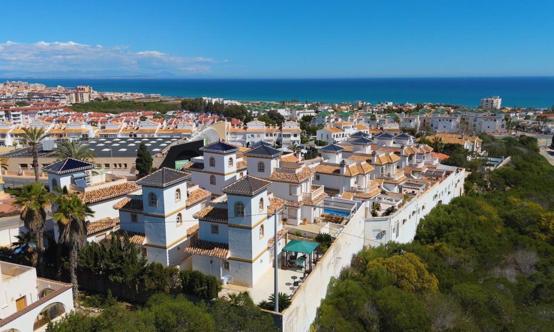 Segunda mano - Villa -
Torrevieja - La Mata