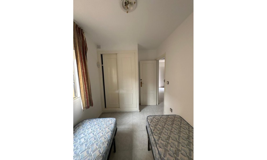 Segunda mano - Bungalow -
Torrevieja