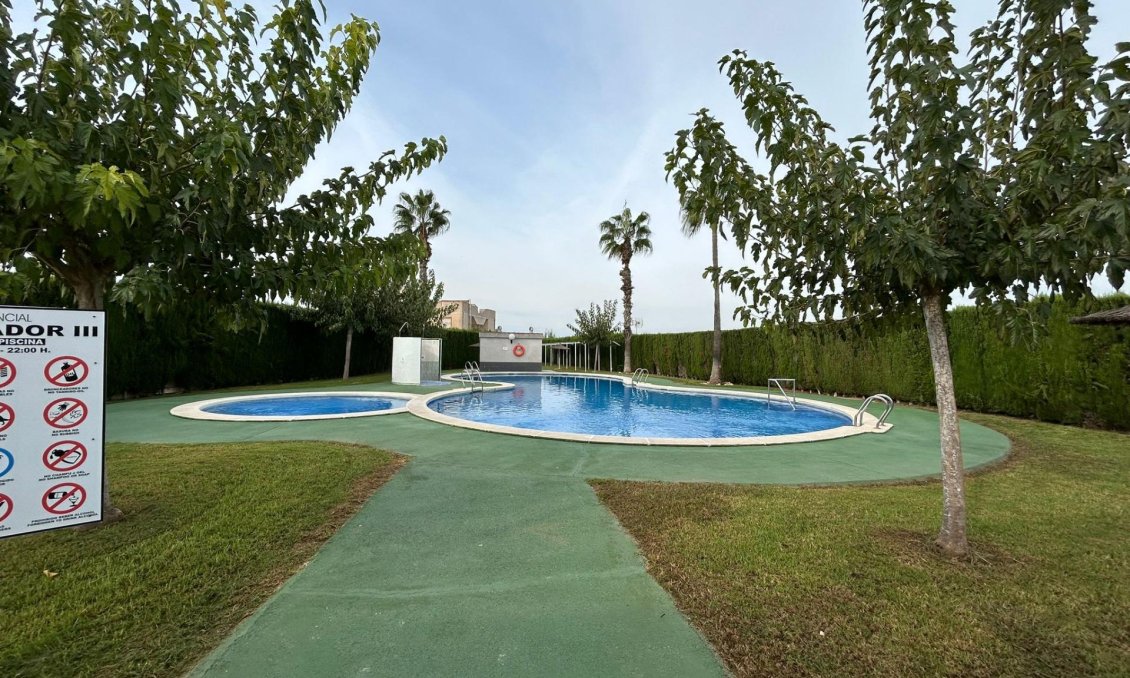 Segunda mano - Bungalow -
Torrevieja