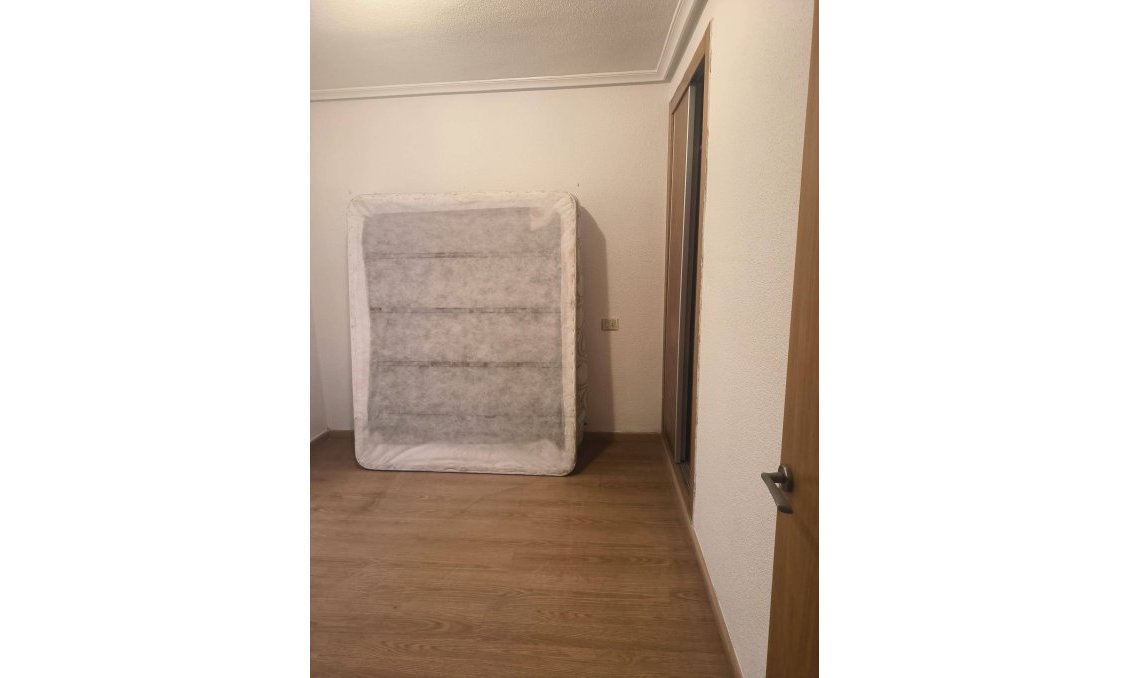 Wiederverkauf - Wohnung -
Lo Pagan - La Puntica