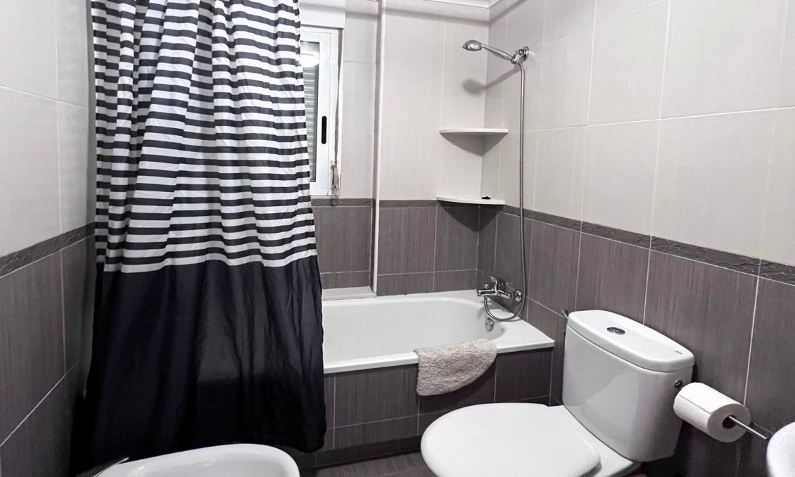 Segunda mano - Apartamento -
Torrevieja - Playa de los Locos