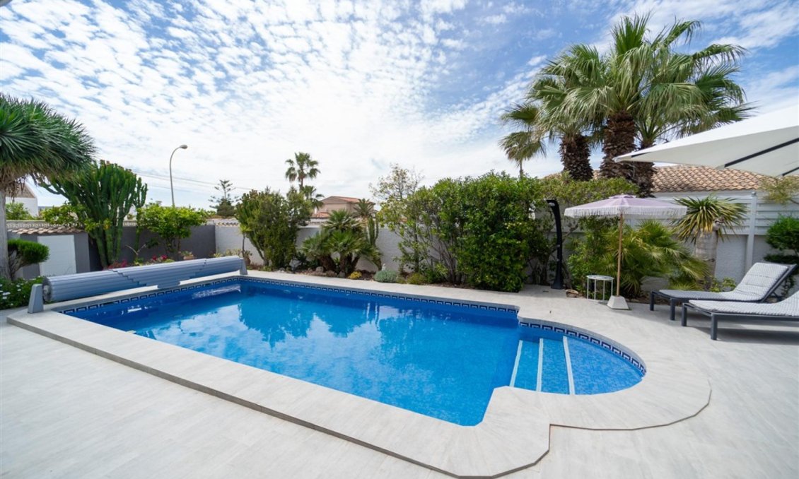 Segunda mano - Villa -
Torrevieja - Costa Blanca