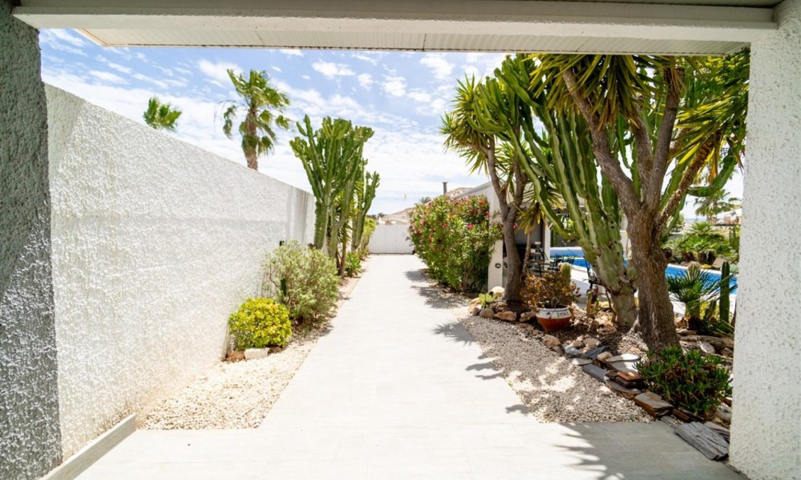 Segunda mano - Villa -
Torrevieja - Costa Blanca