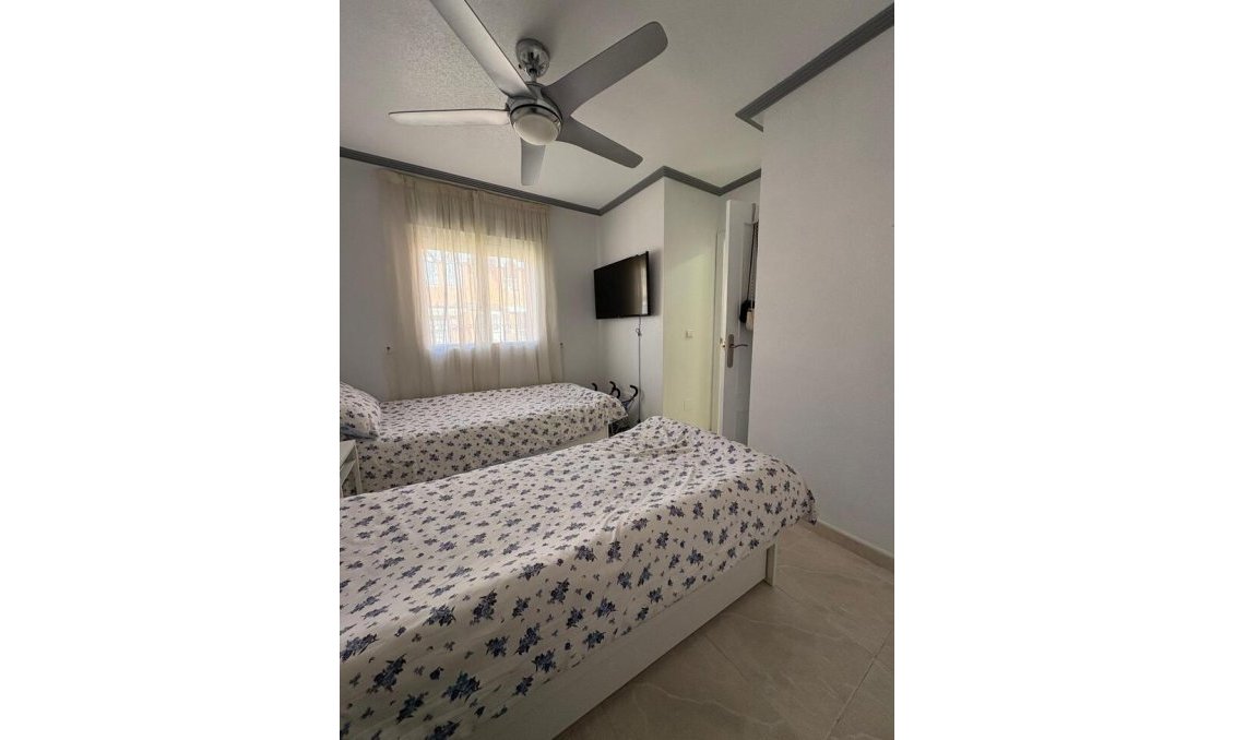 Revânzare - Mansardă -
Playa Flamenca - Costa Blanca