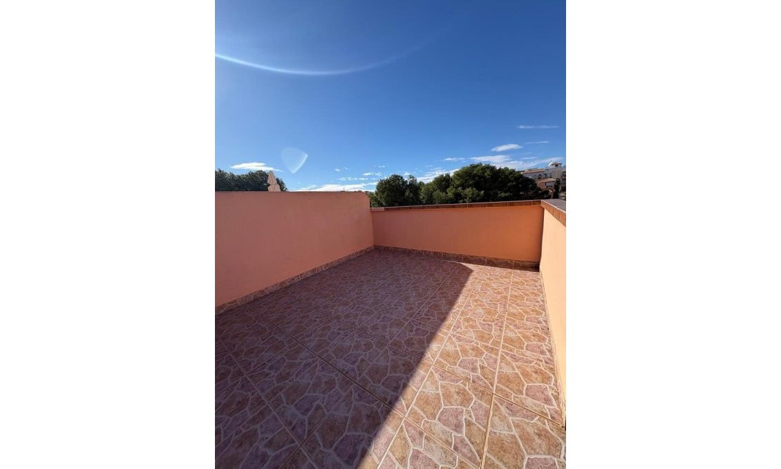 Revânzare - Mansardă -
Playa Flamenca - Costa Blanca