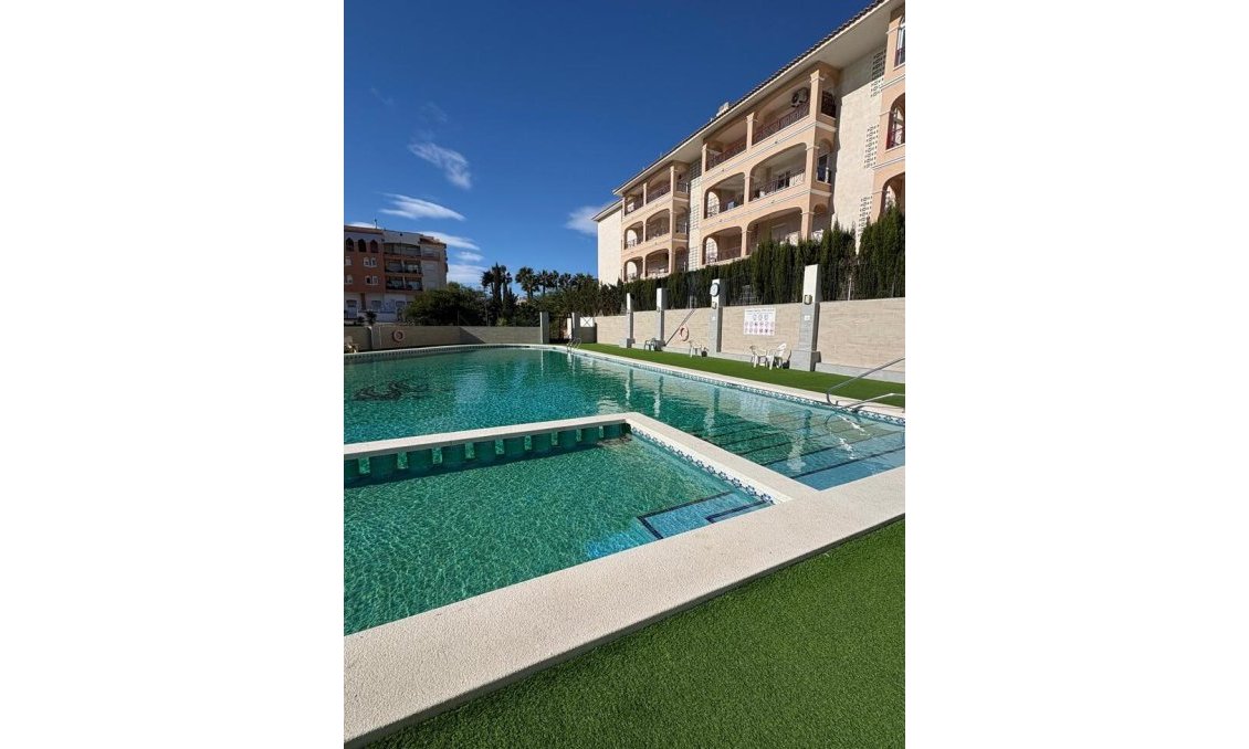 Revânzare - Mansardă -
Playa Flamenca - Costa Blanca