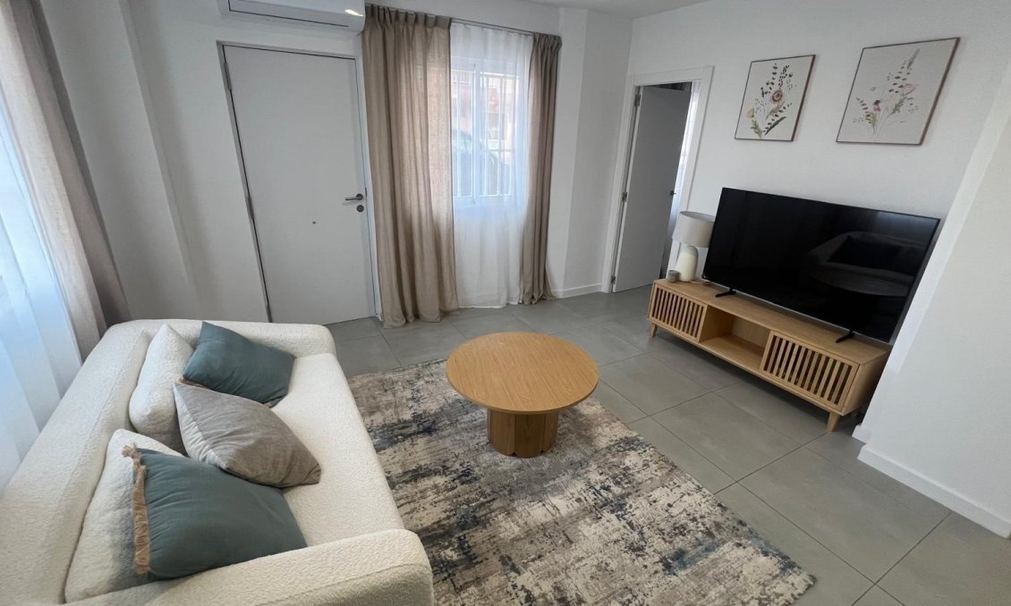 Revânzare - Apartament -
Torrevieja - Zona Los Frutales