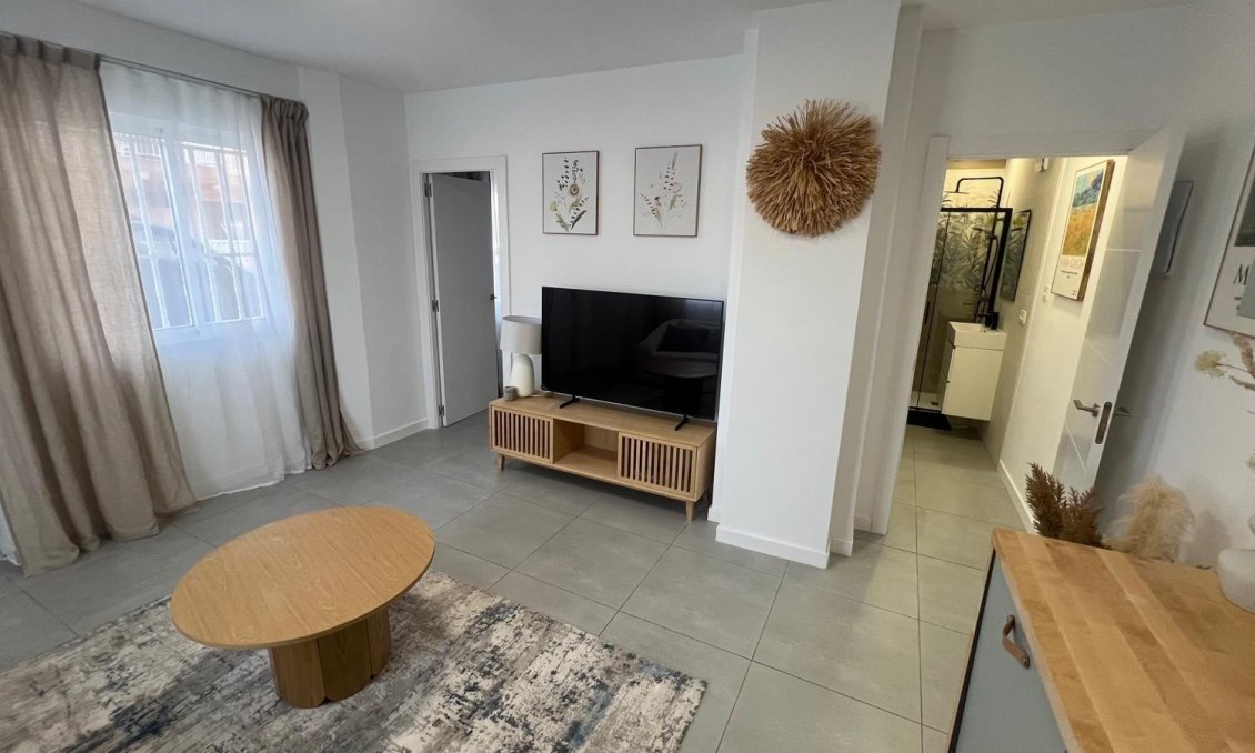 Revânzare - Apartament -
Torrevieja - Zona Los Frutales