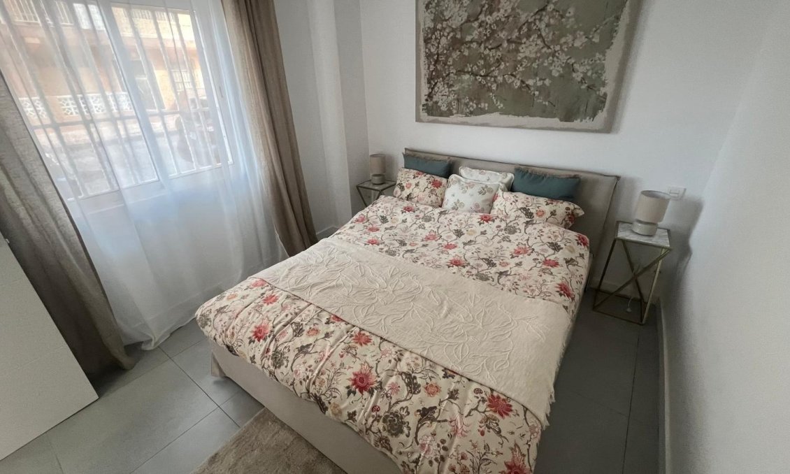 Revânzare - Apartament -
Torrevieja - Zona Los Frutales
