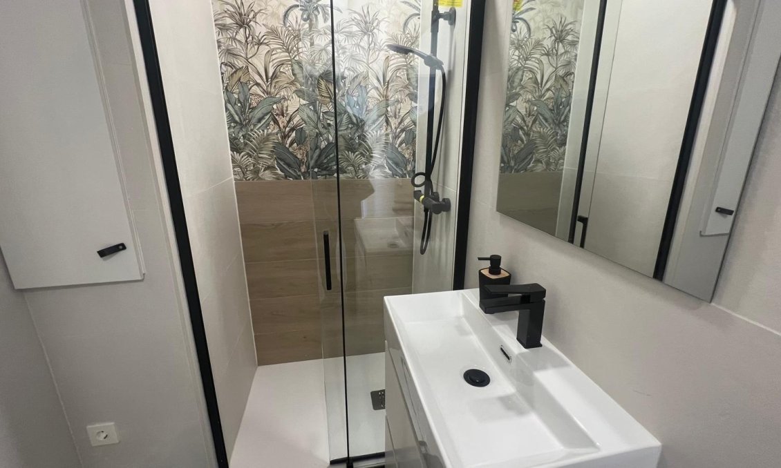 Revânzare - Apartament -
Torrevieja - Zona Los Frutales