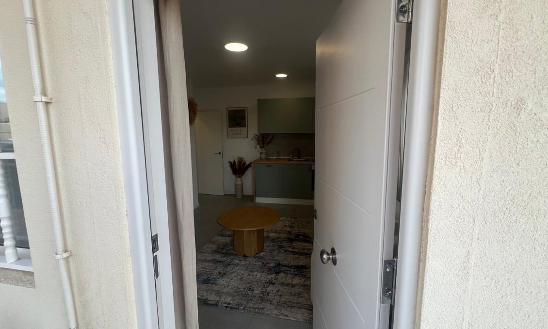 Revânzare - Apartament -
Torrevieja - Zona Los Frutales