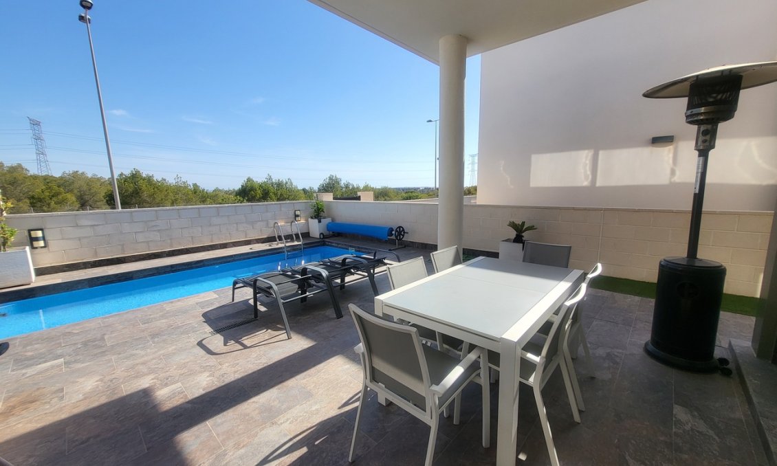 Wiederverkauf - Villa -
Orihuela Costa - Costa Blanca