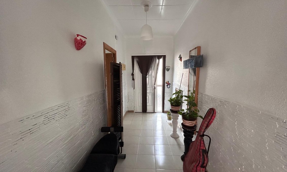 Revânzare - Vilă -
Jacarilla - Inland