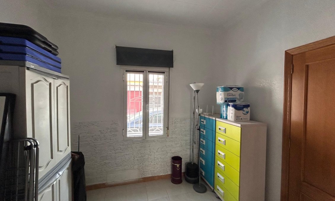 Revânzare - Vilă -
Jacarilla - Inland