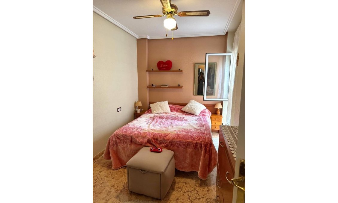 Revente - Appartement -
Torrevieja - Centro