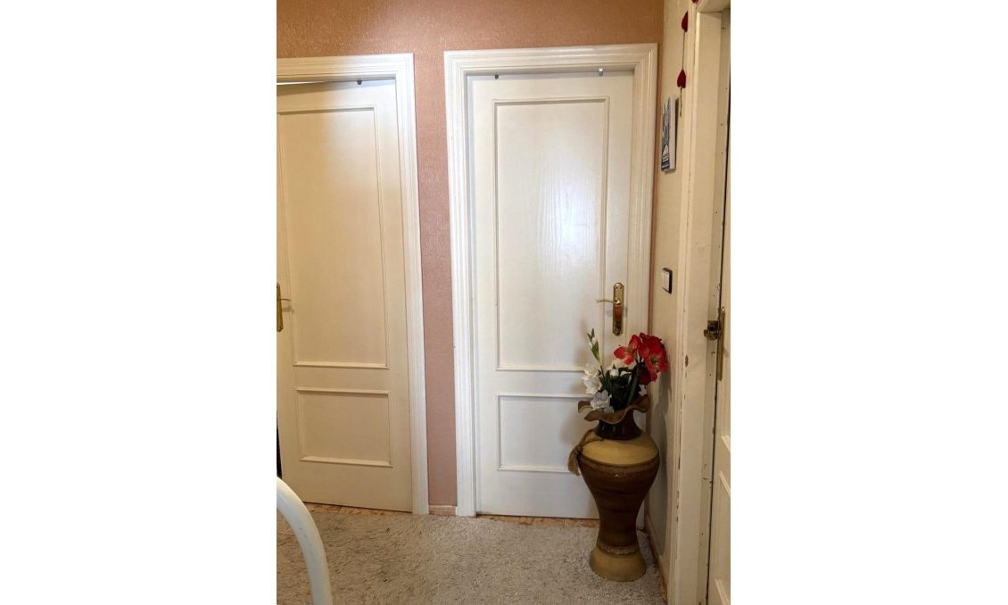 Revente - Appartement -
Torrevieja - Centro