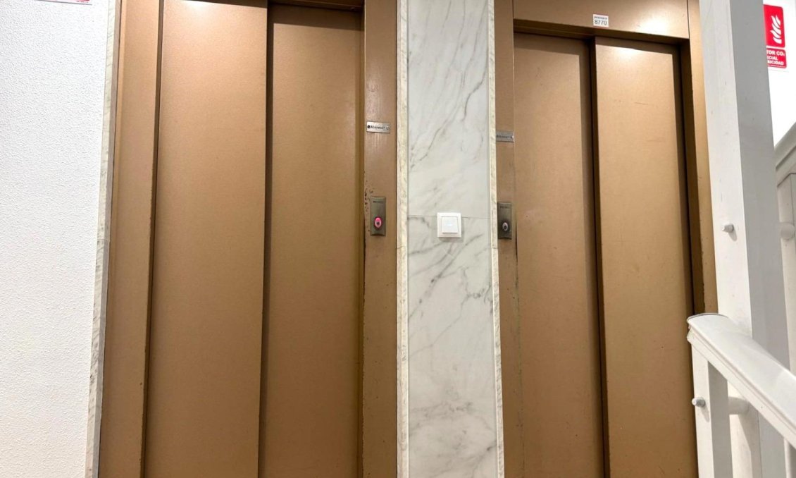 Revente - Appartement -
Torrevieja - Centro