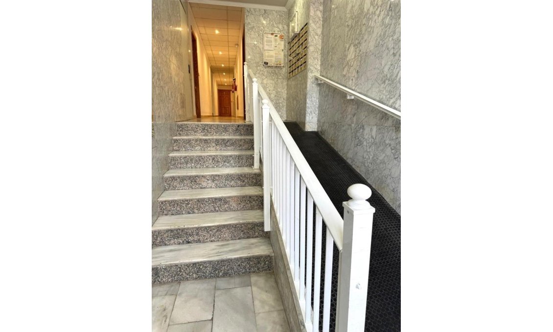 Revente - Appartement -
Torrevieja - Centro