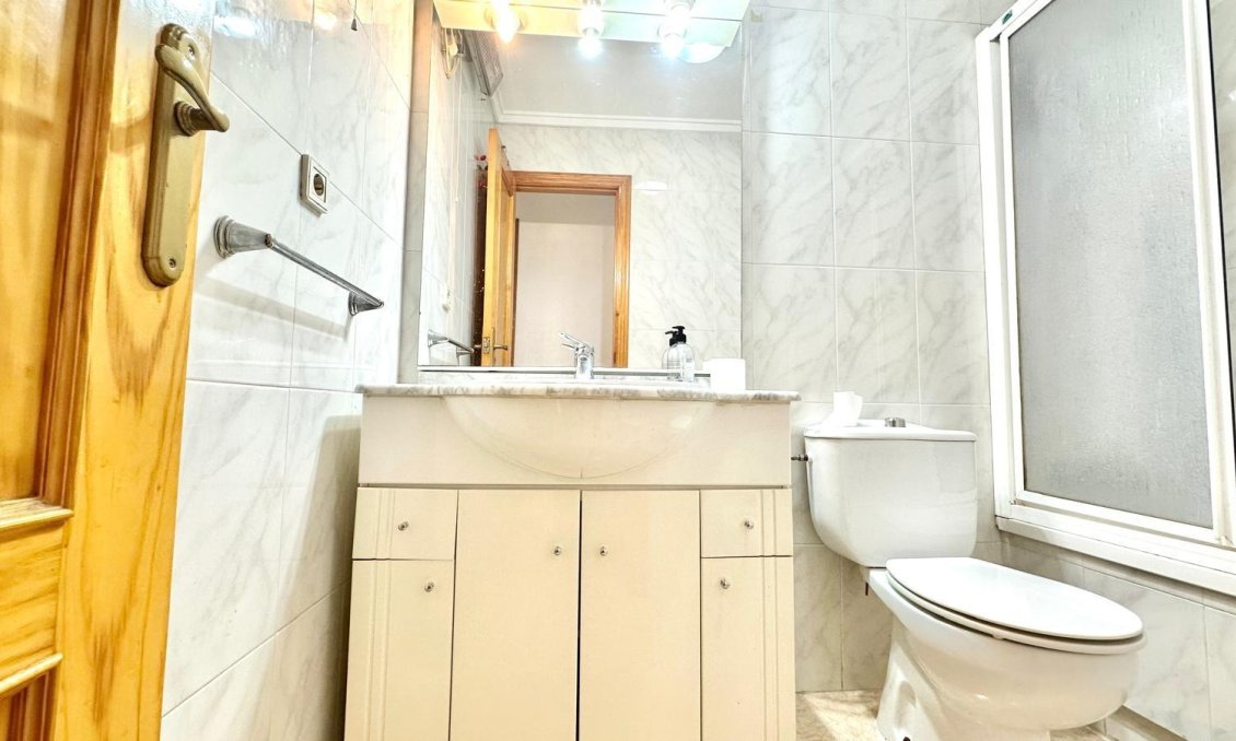 Revente - Appartement -
Torrevieja - Centro