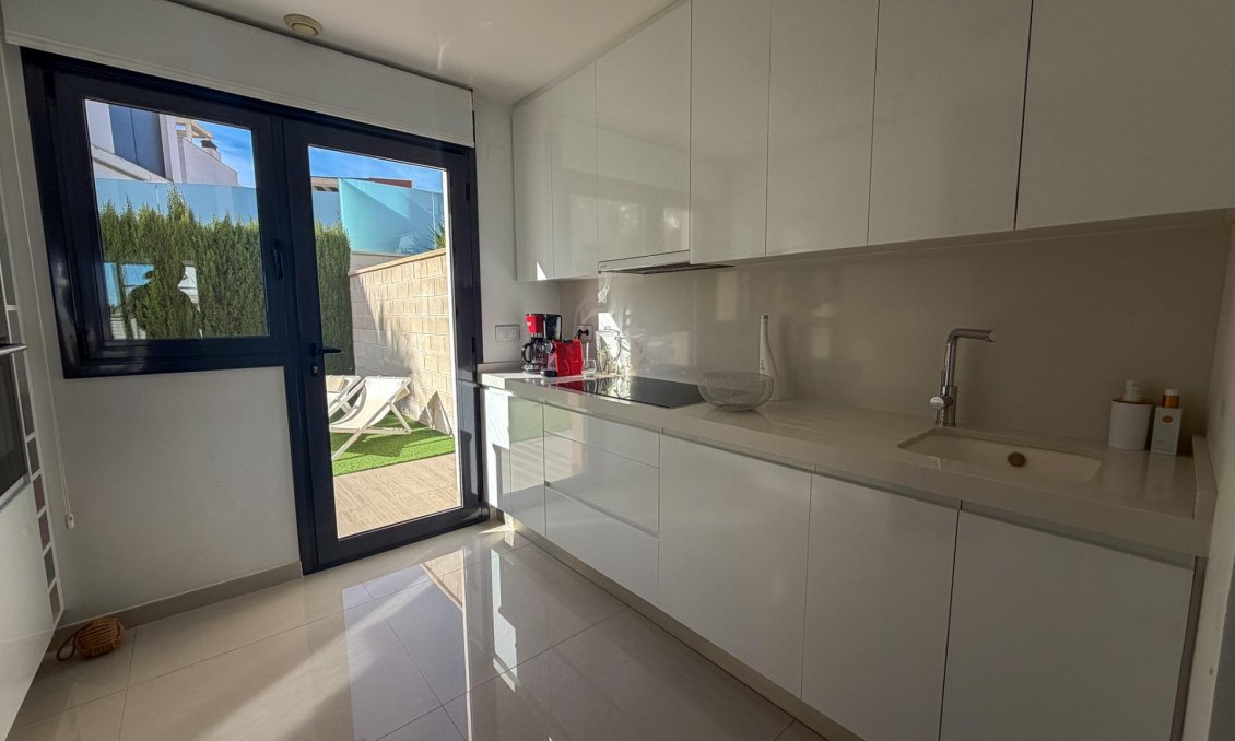 Használt Ingatlanok - Villa -
San Miguel de Salinas - Bellavista