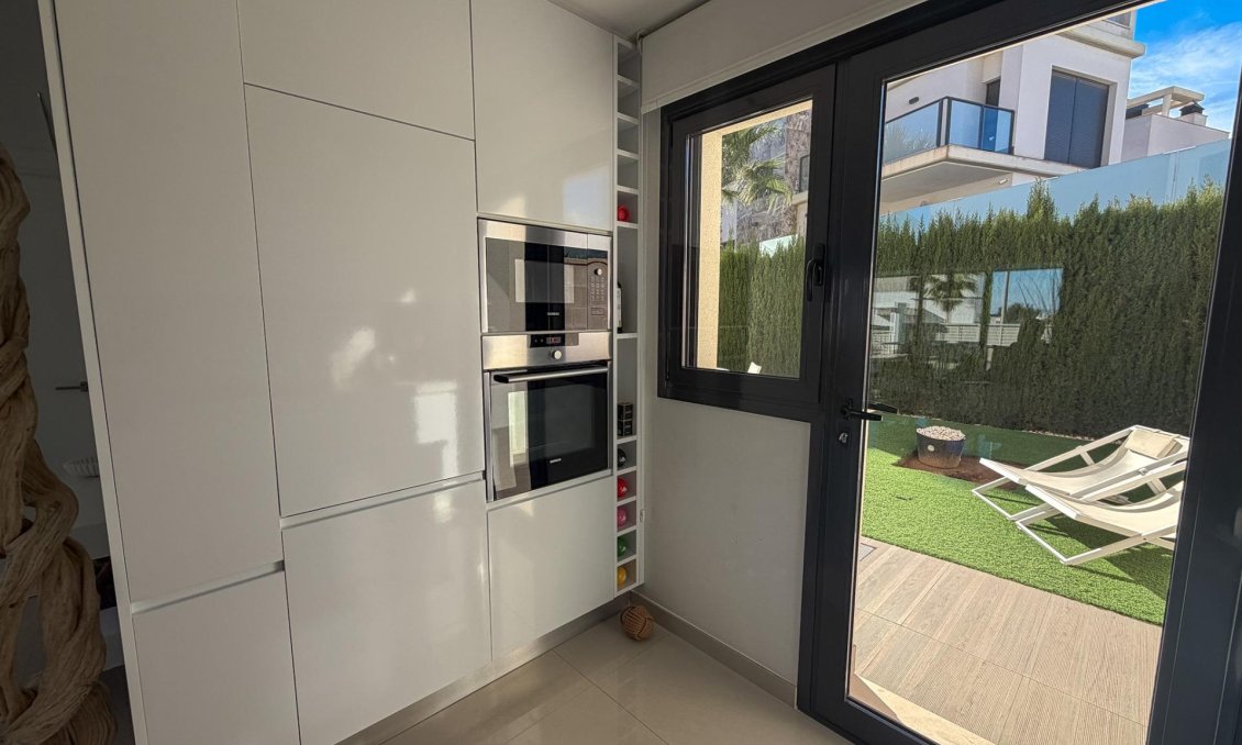 Használt Ingatlanok - Villa -
San Miguel de Salinas - Bellavista