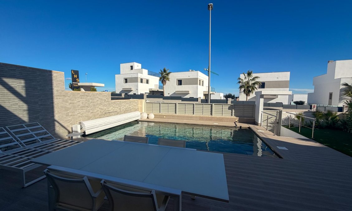 Használt Ingatlanok - Villa -
San Miguel de Salinas - Bellavista