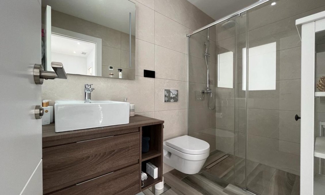 Segunda mano - Villa -
Los Balcones - Costa Blanca